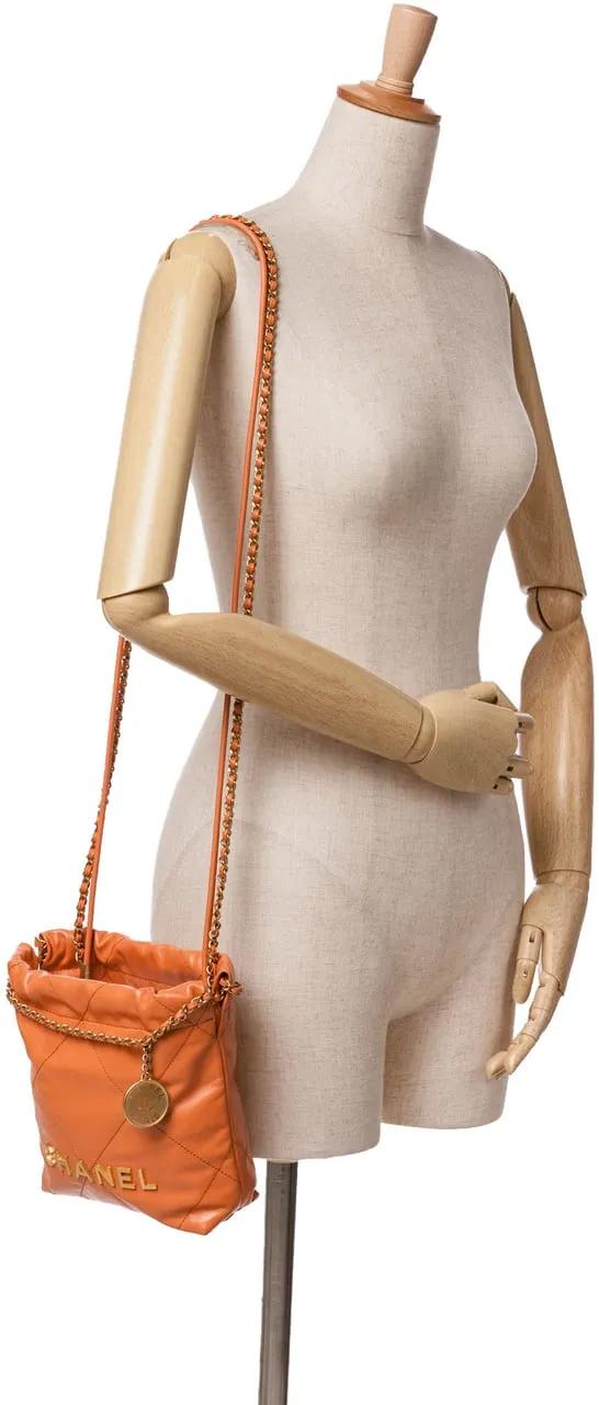 Thumbnail - Chanel Hobo Bags - 2021-2024 Mini Shiny Calfskin 22 Handbag - Gr. unisize - in Orange - für Damen