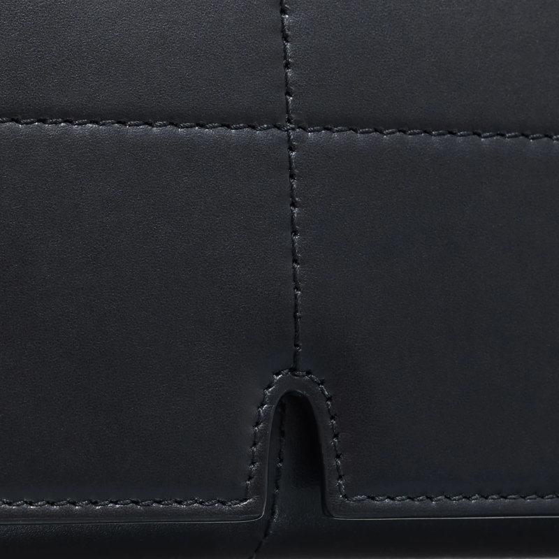 Burberry Wallet On A Chain Ls Wallet On Chain Slt Black(Image 5)