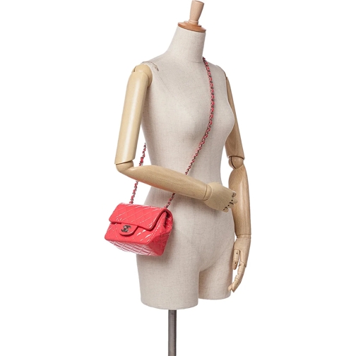 Chanel Fourre-tout 2016-2017 Mini Square Classic Patent Single Flap rot (Image 18)