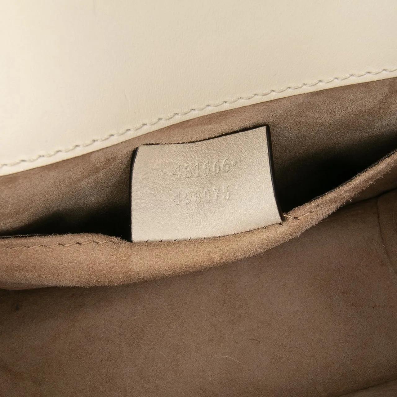 Thumbnail - Gucci Hobo Bags - Mini Calfskin Sylvie Chain Crossbody - Gr. unisize - in Weiß - für Damen