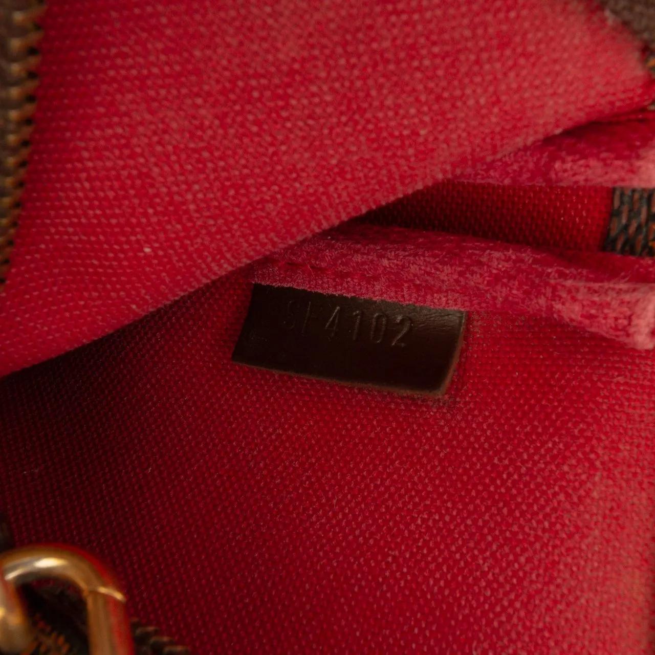 Thumbnail - Louis Vuitton Crossbody Bags - Damier Ebene Mini Pochette Accessoires - Gr. unisize - in Braun - für Damen