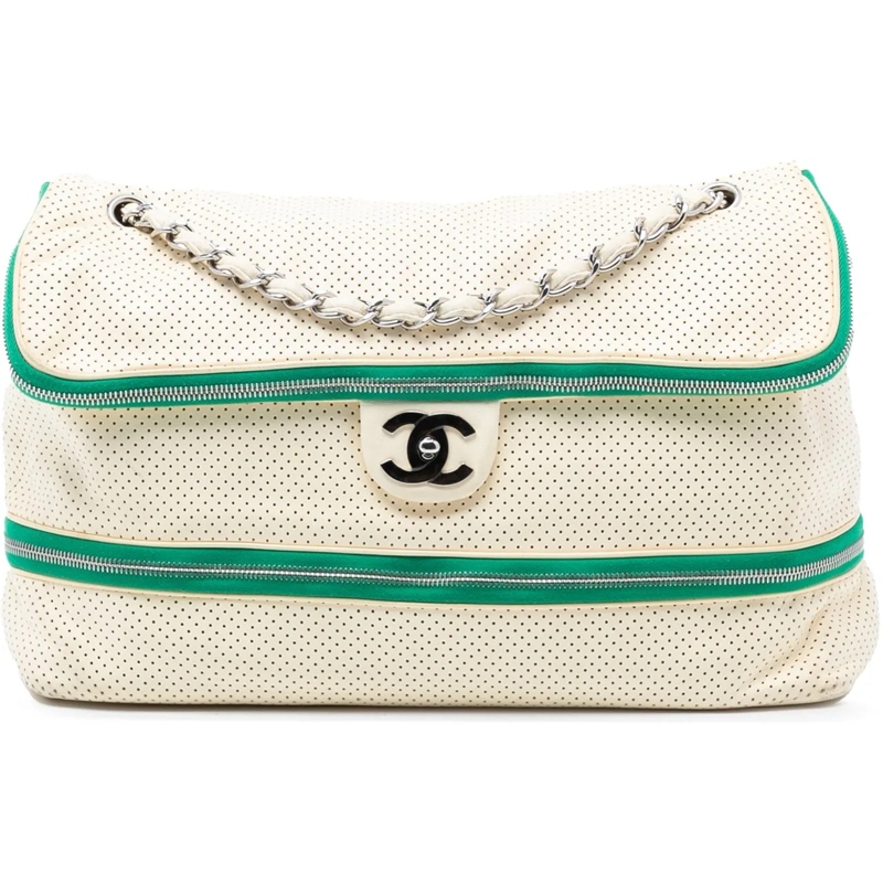 Chanel Schultertasche Perforated Calfskin Expandable Shoulder Bag weiß