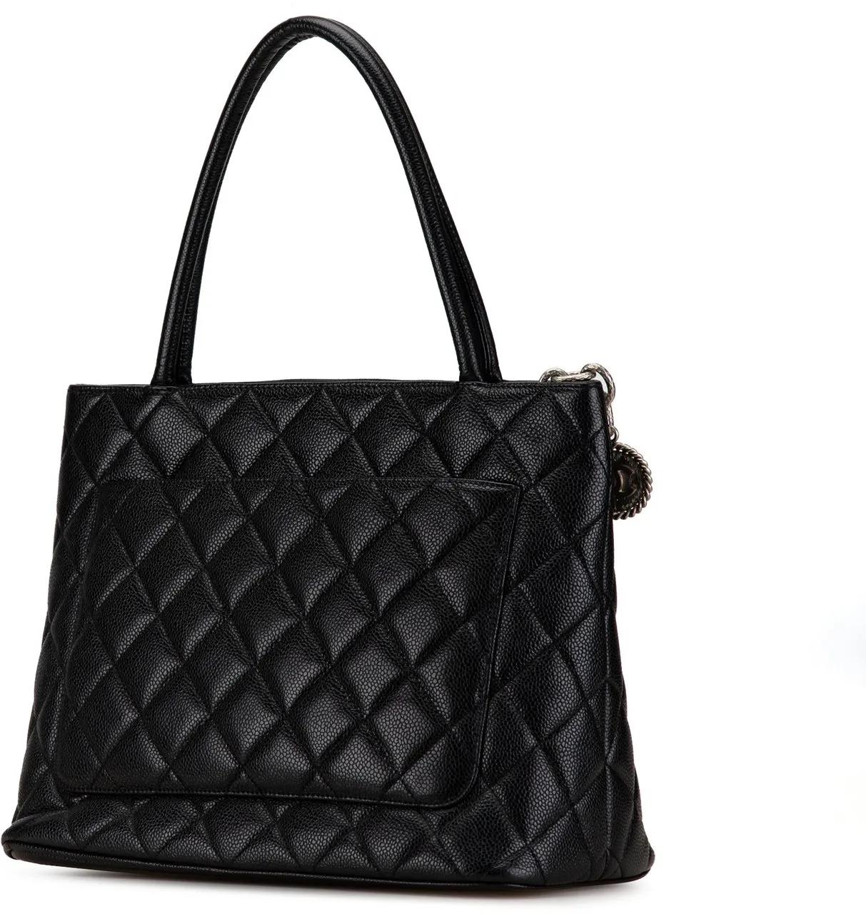 Chanel Crossbody bags 2000-2002 Caviar Medallion Tote in zwart