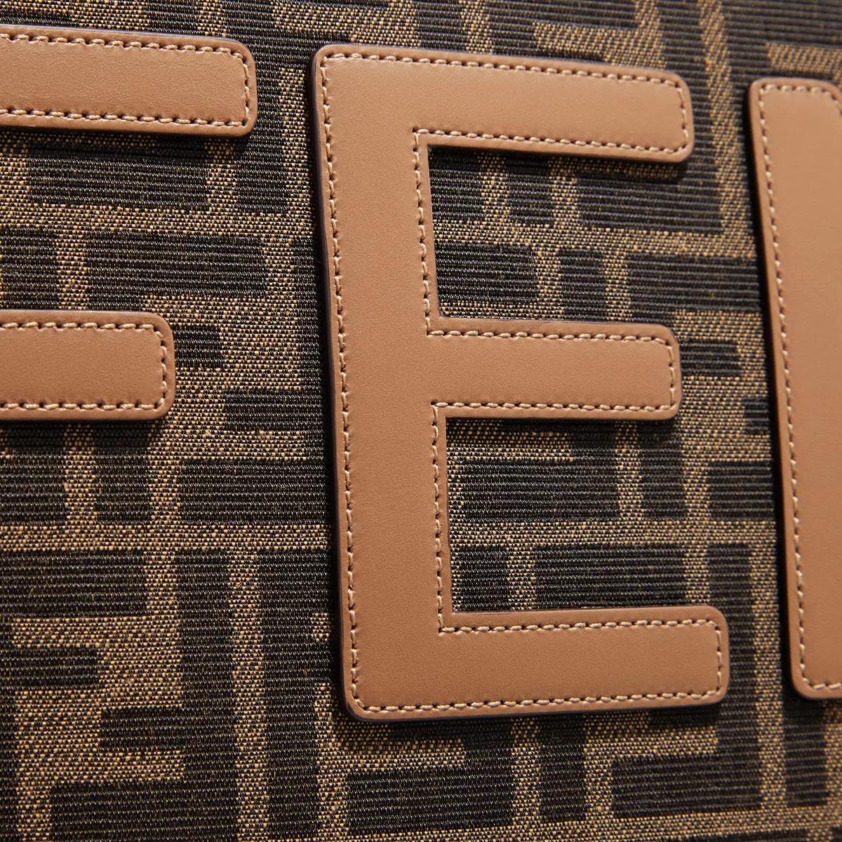 Fendi 2024 logo wallet