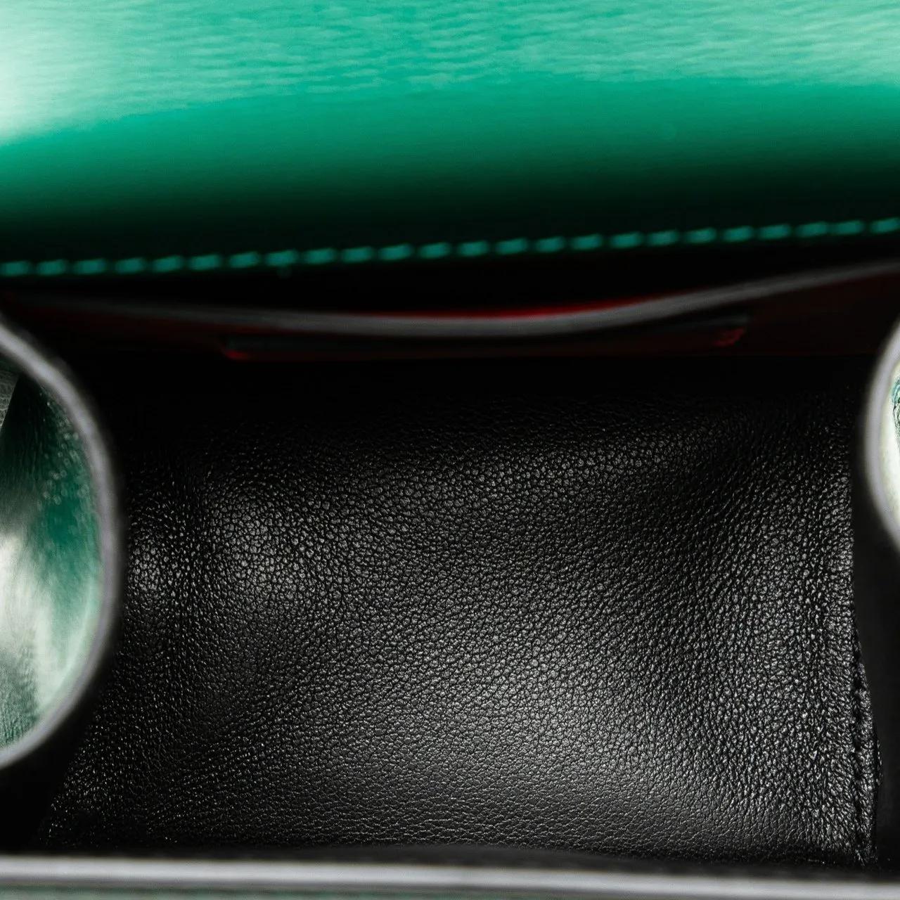 Thumbnail - Valentino Garavani Hobo Bags - Micro Leather VSling Crossbody - Gr. unisize - in Grün - für Damen