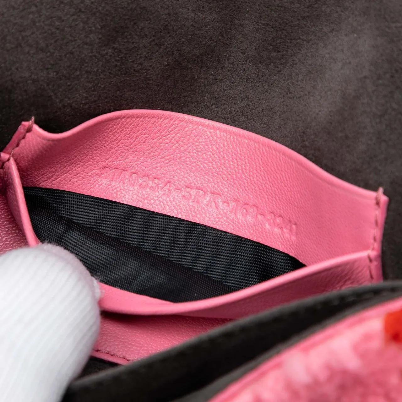 Thumbnail - Fendi Hobo Bags - Micro Bicolor Shearling Baguette Satchel - Gr. unisize - in Gold - für Damen