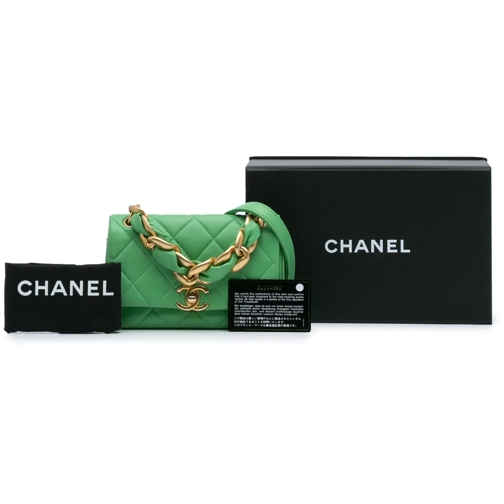 Chanel Fourre-tout 2021 Small Quilted Lambskin Chain Is More Flap grün (Image 2)