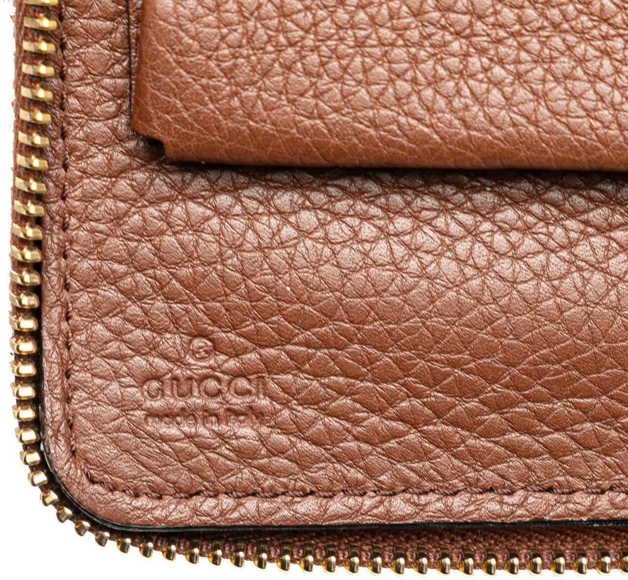 Thumbnail - Gucci Crossbody Bags - Pebbled Calfskin Soho Travel Document Case - Gr. unisize - in Braun - für Damen