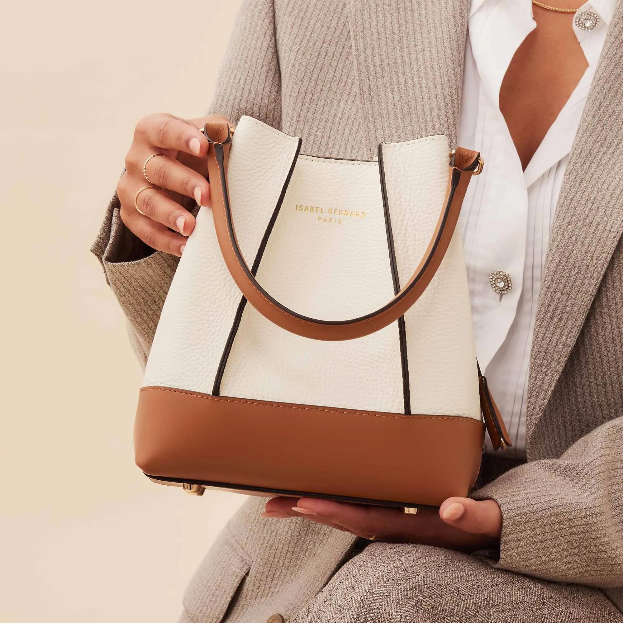 Isabel Bernard Crossbody bags Femme Forte Minette me Handtasche in beige