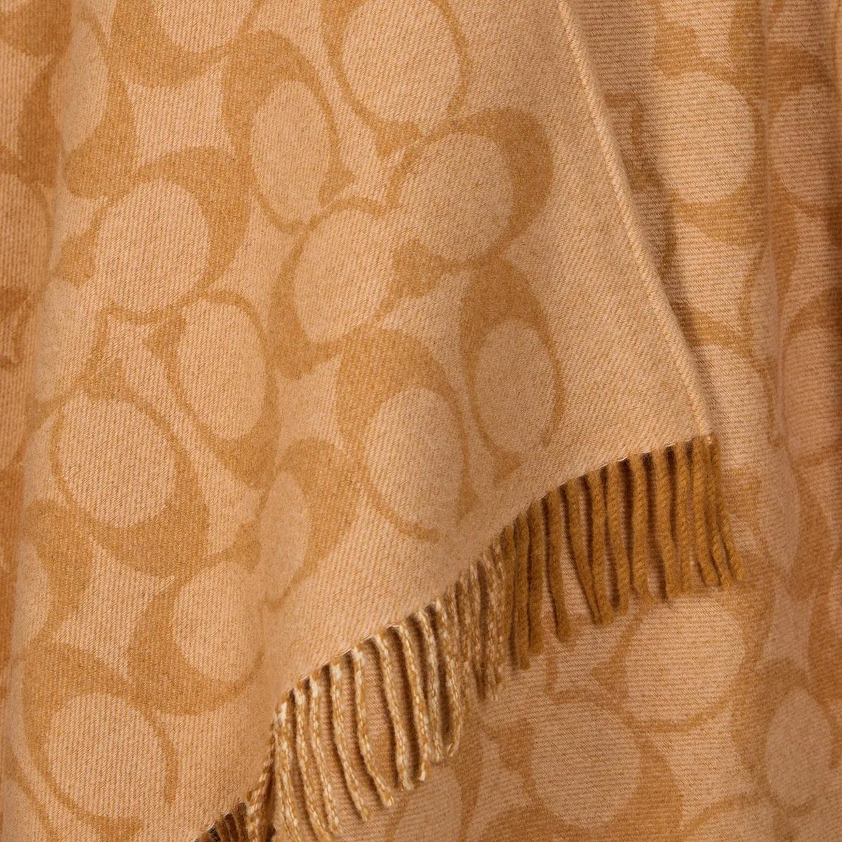 Thumbnail - Coach Tücher & Schals - Reversible Signature C Cape - Gr. unisize - in Beige - für Damen