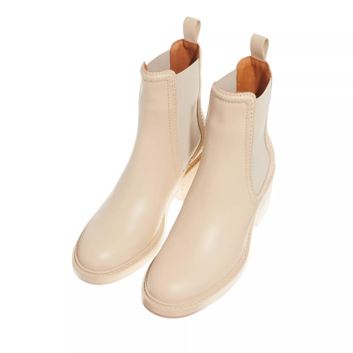 Soft hot sale chelsea boots