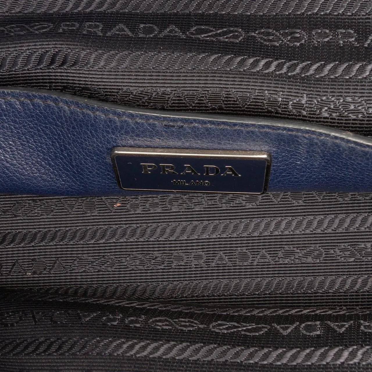 Thumbnail - Prada Hobo Bags - Small Glace Calf Twin Pocket Satchel - Gr. unisize - in Blau - für Damen