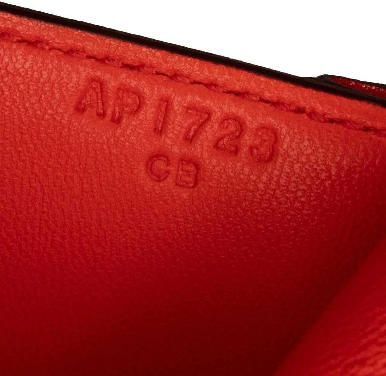 Hermès Hobo bags Mini Tadelakt Constance 18 in rood