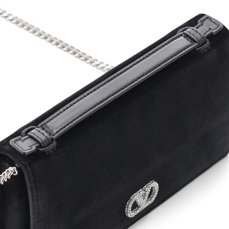 Valentino Garavani Crossbody Bag Umhängetasche aus Samt schwarz(Image 4)