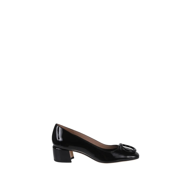 Salvatore Ferragamo Escarpins Mara 40 Pumps With Glossy Finish Black