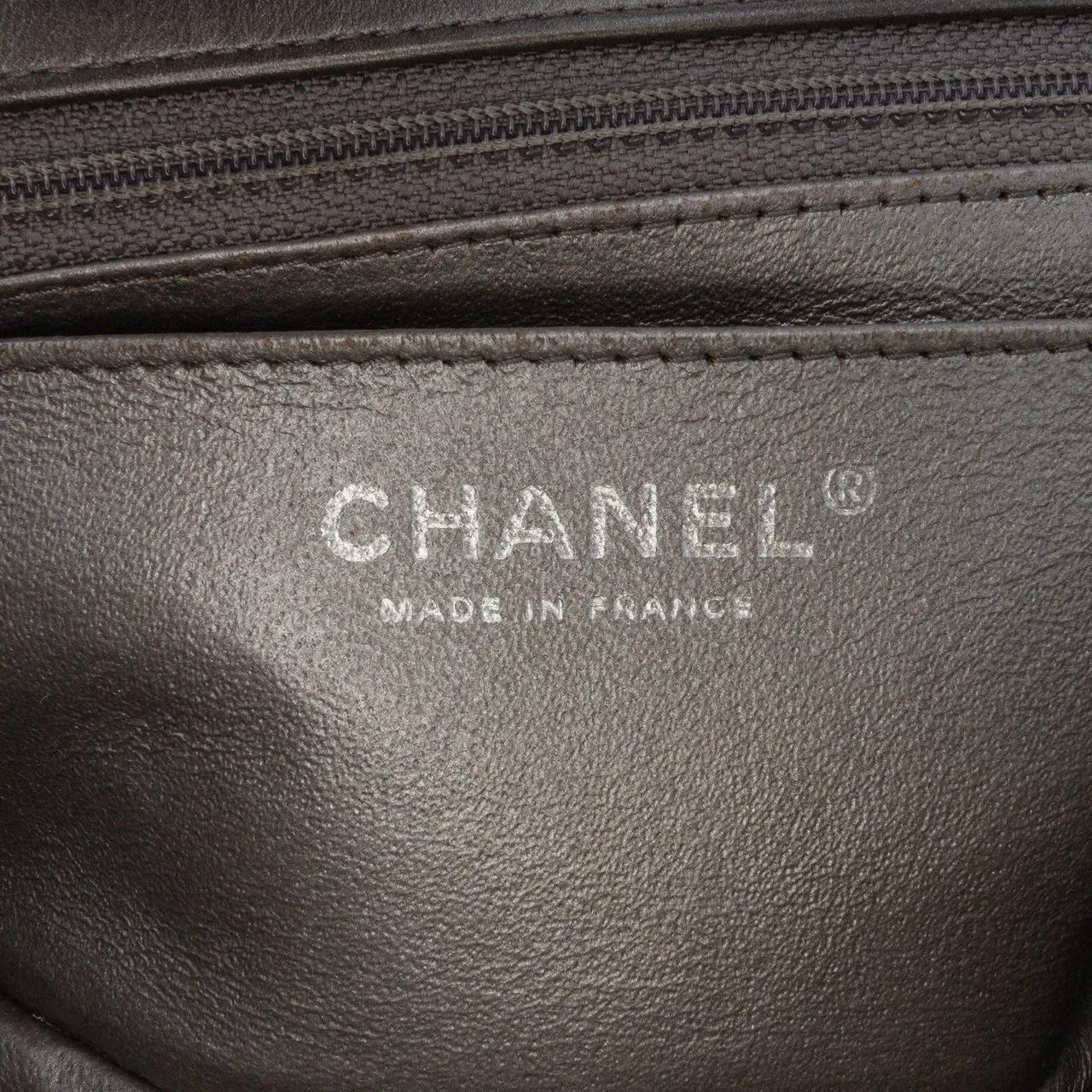 Thumbnail - Chanel Hobo Bags - Mini Rectangular Classic Metallic Lambskin Single - Gr. unisize - in Grau - für Damen