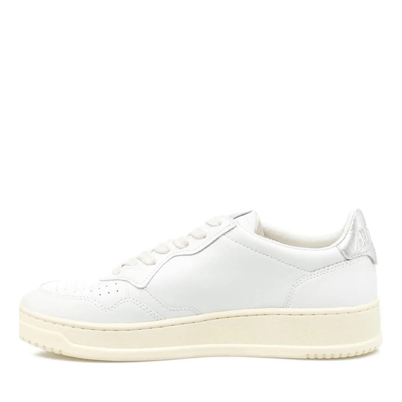 Autry International Low-Top-Sneaker Classic Low-Top Sneakers With Logo Patches White