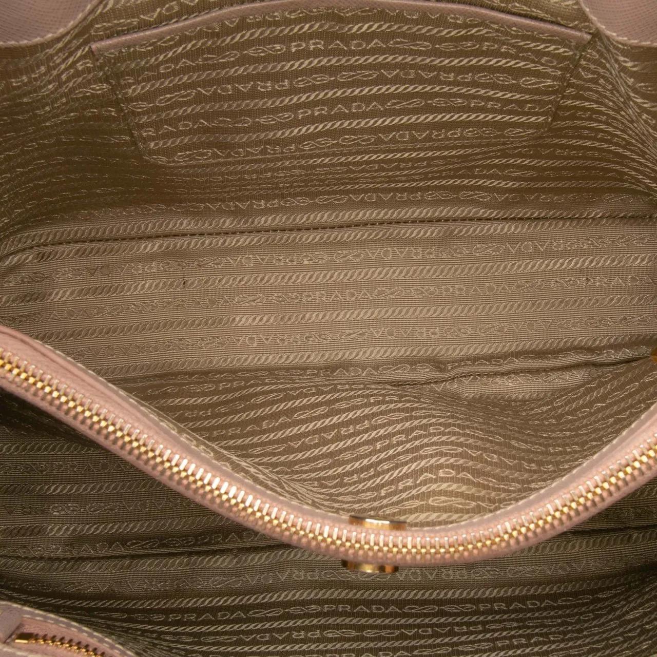 Thumbnail - Prada Hobo Bags - Small Saffiano Lux Galleria Satchel - Gr. unisize - in Gold - für Damen