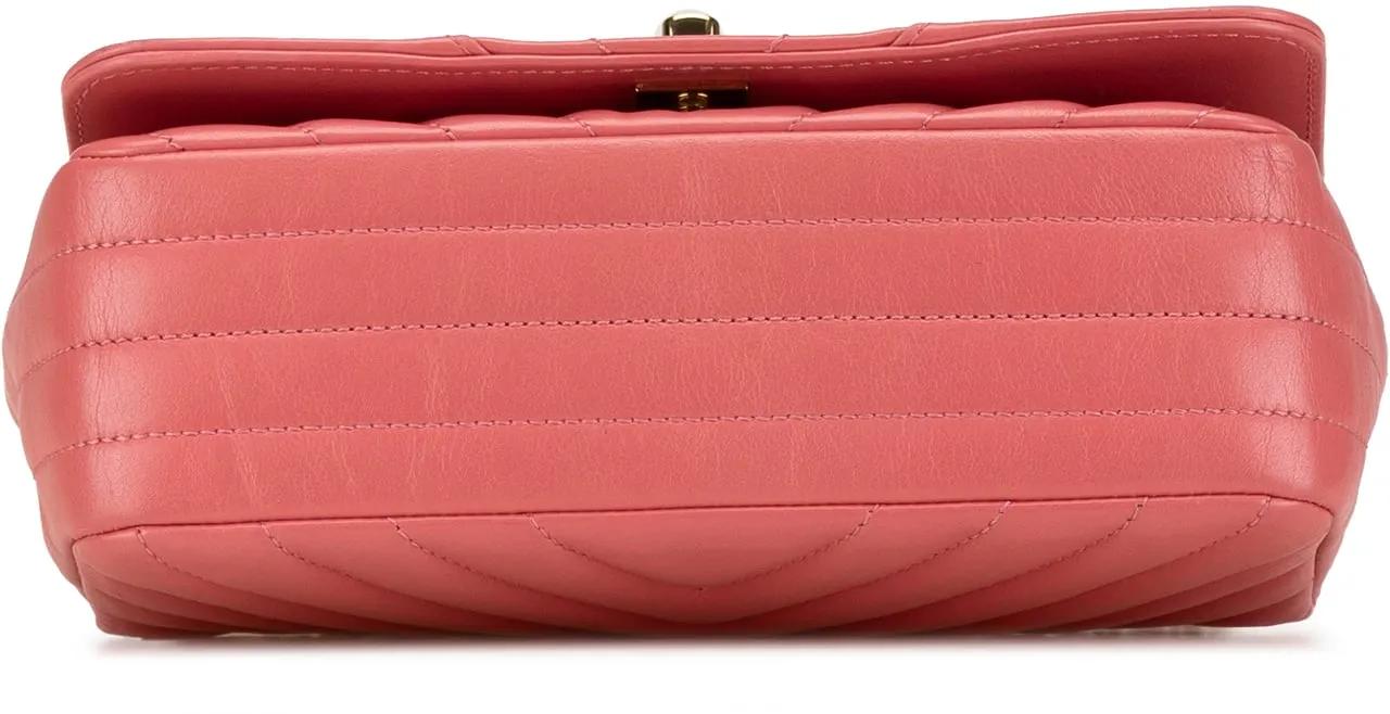 Thumbnail - Chanel Hobo Bags - 2019 Mini Chevron Calfskin Statement Flap - Gr. unisize - in Gold - für Damen