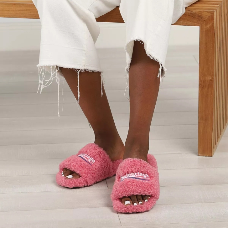 Fluffy slides fenty online