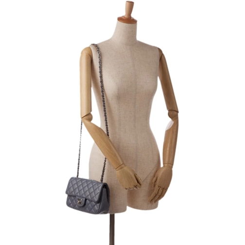 Chanel Sac à bandoulière 2011 Mini Rectangular Classic Lambskin Single Flap grau (Image 2)