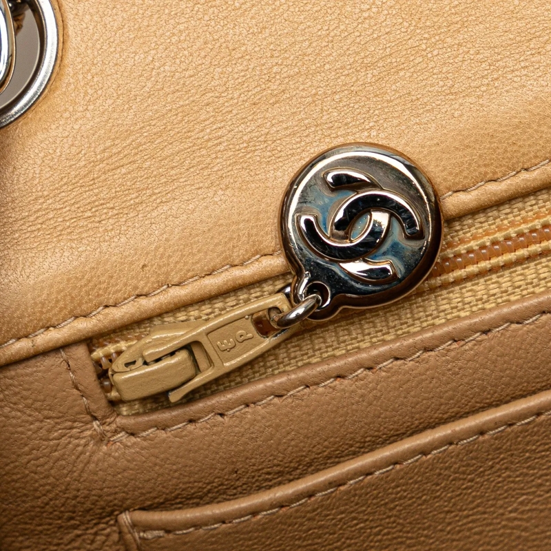 Chanel Schultertasche Mini Square Classic Lambskin Single Flap braun