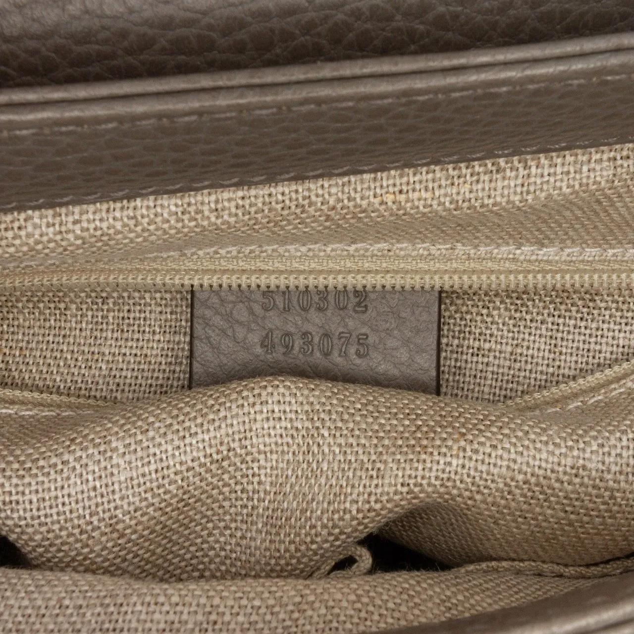 Thumbnail - Gucci Hobo Bags - Small Dollar Calf Interlocking G Satchel - Gr. unisize - in Grau - für Damen