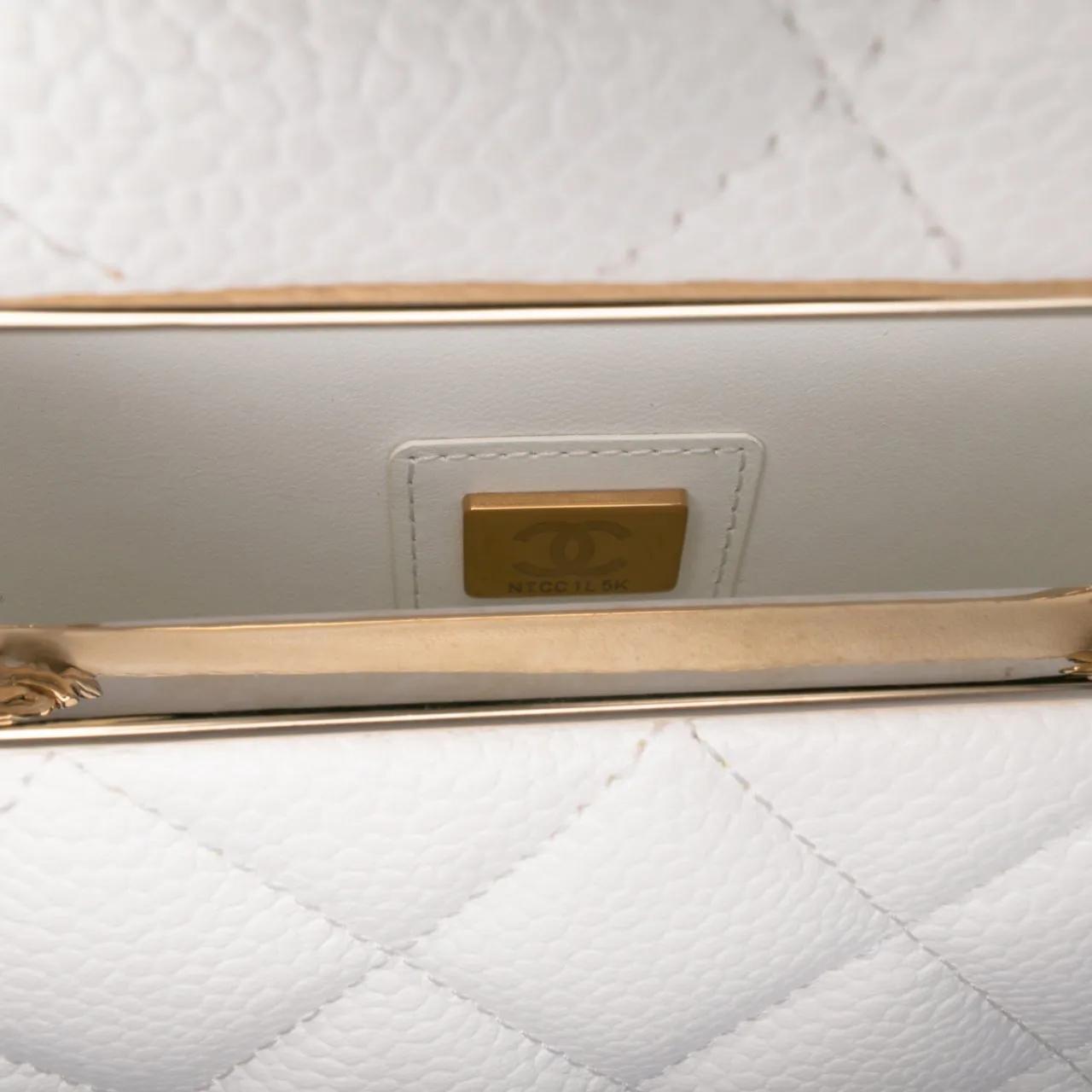 Thumbnail - Chanel Hobo Bags - Mini Quilted Caviar Cut Out Evening Tote - Gr. unisize - in Weiß - für Damen