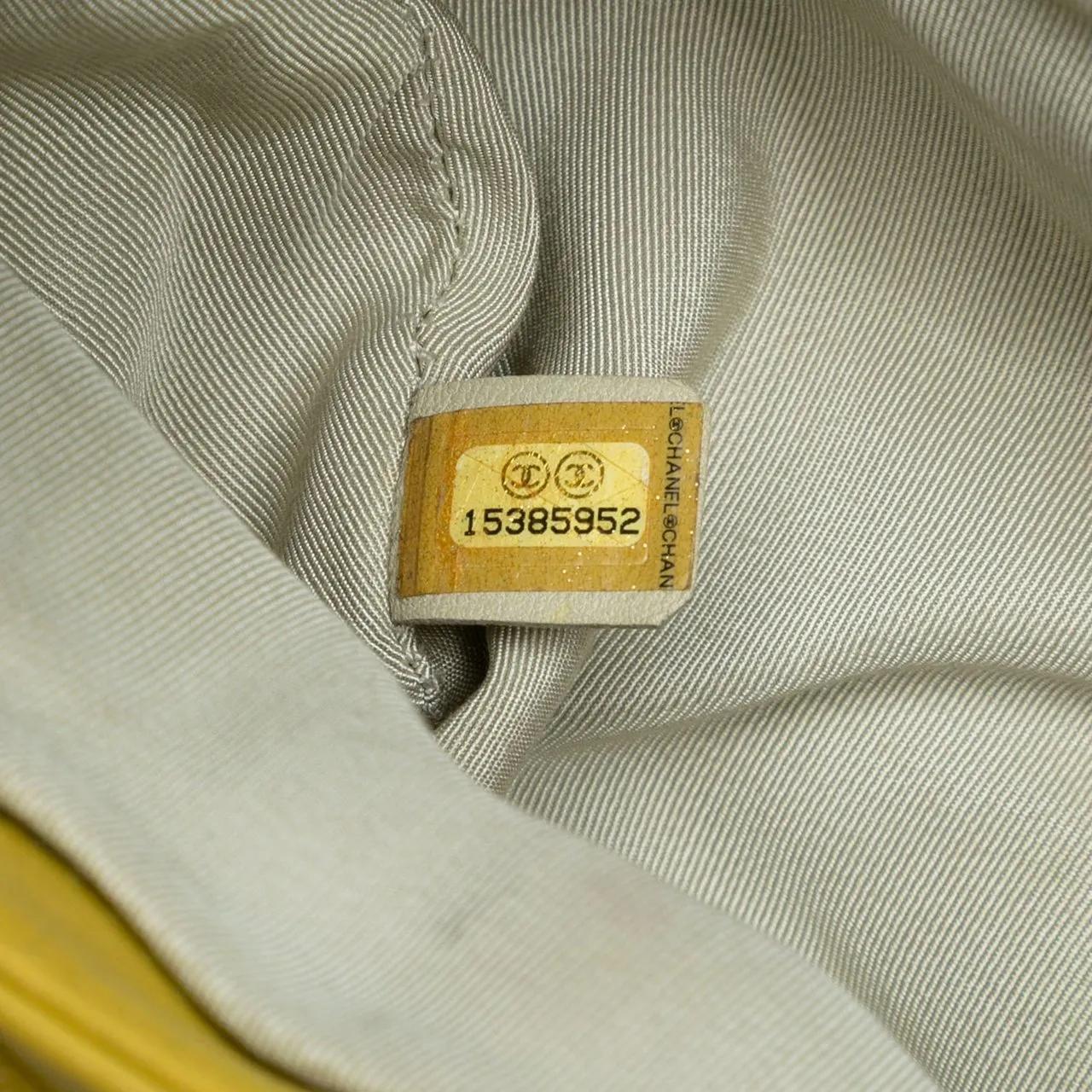 Thumbnail - Chanel Hobo Bags - CC Quilted Lambskin Chain Around Flap - Gr. unisize - in Gelb - für Damen