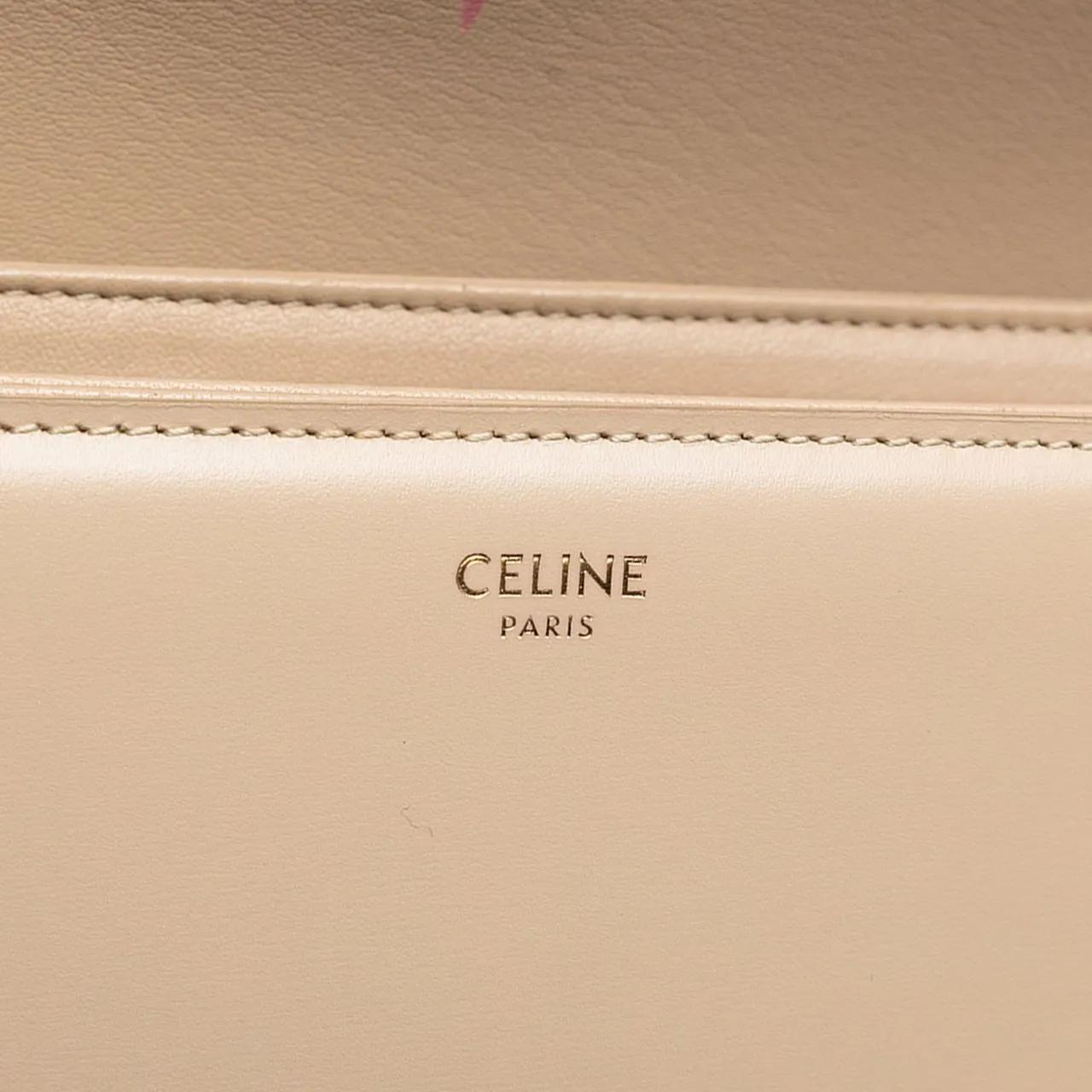 Thumbnail - Celine Hobo Bags - Classique Shiny Calfskin Triomphe Crossbody - Gr. unisize - in Braun - für Damen