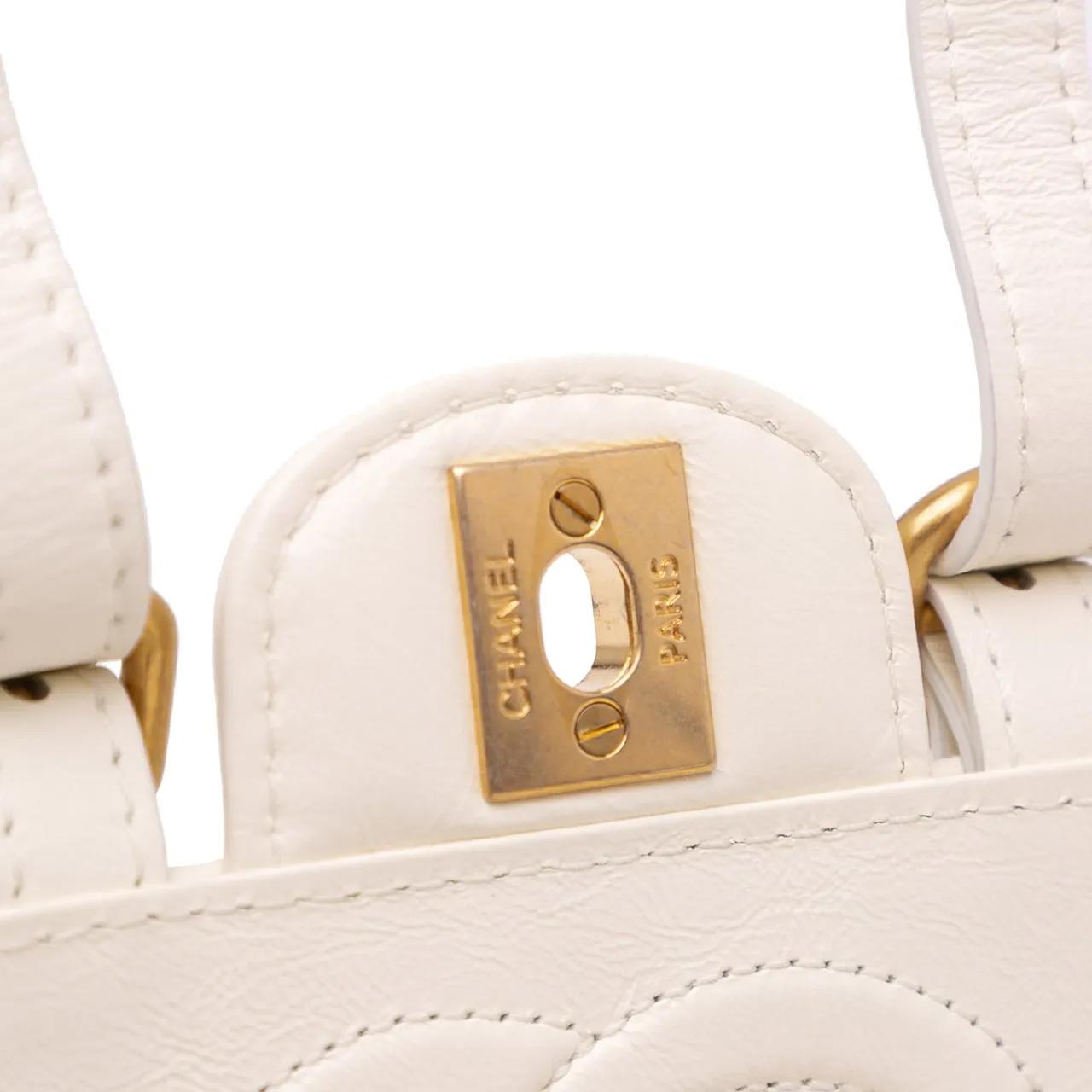 Thumbnail - Chanel Hobo Bags - Mini Aged Calfskin City School Flap - Gr. unisize - in Weiß - für Damen