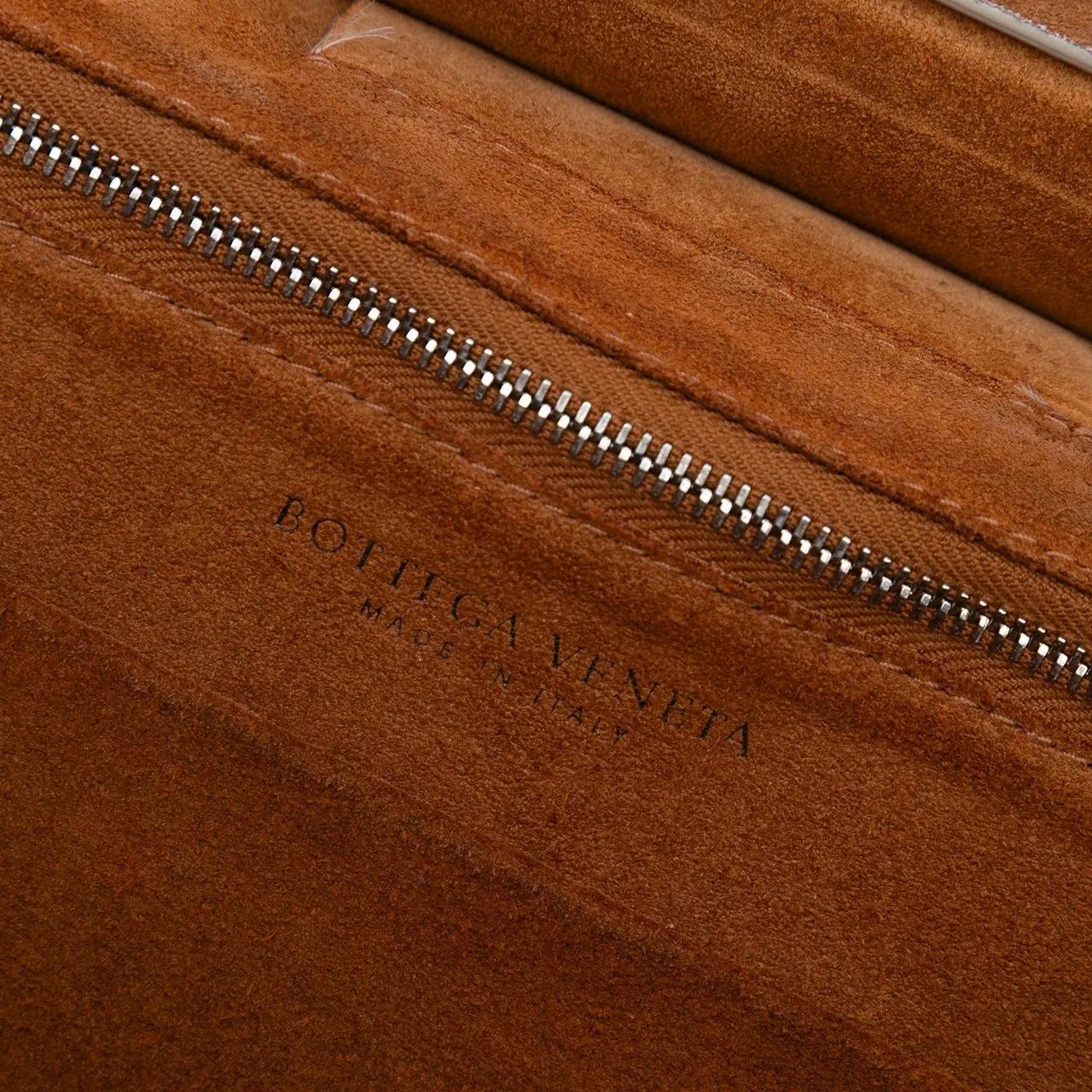 Thumbnail - Bottega Veneta Hobo Bags - Small Calfskin Maxi Intrecciato Arco Satchel - Gr. unisize - in Weiß - für Damen