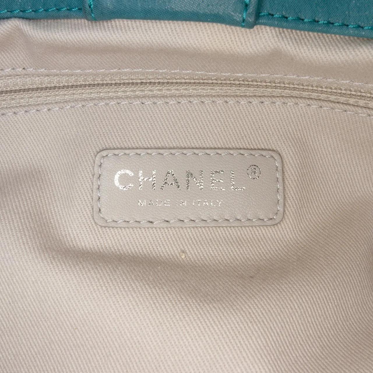 Thumbnail - Chanel Hobo Bags - Small Iridescent Calfskin Sea Hit Tote - Gr. unisize - in Blau - für Damen