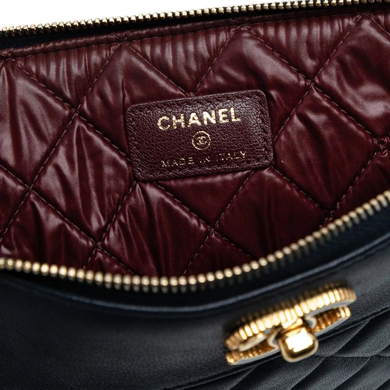Thumbnail - Chanel Clutches - Medium Quilted Sheepskin Mademoiselle O Case Clutc - Gr. unisize - in Blau - für Damen