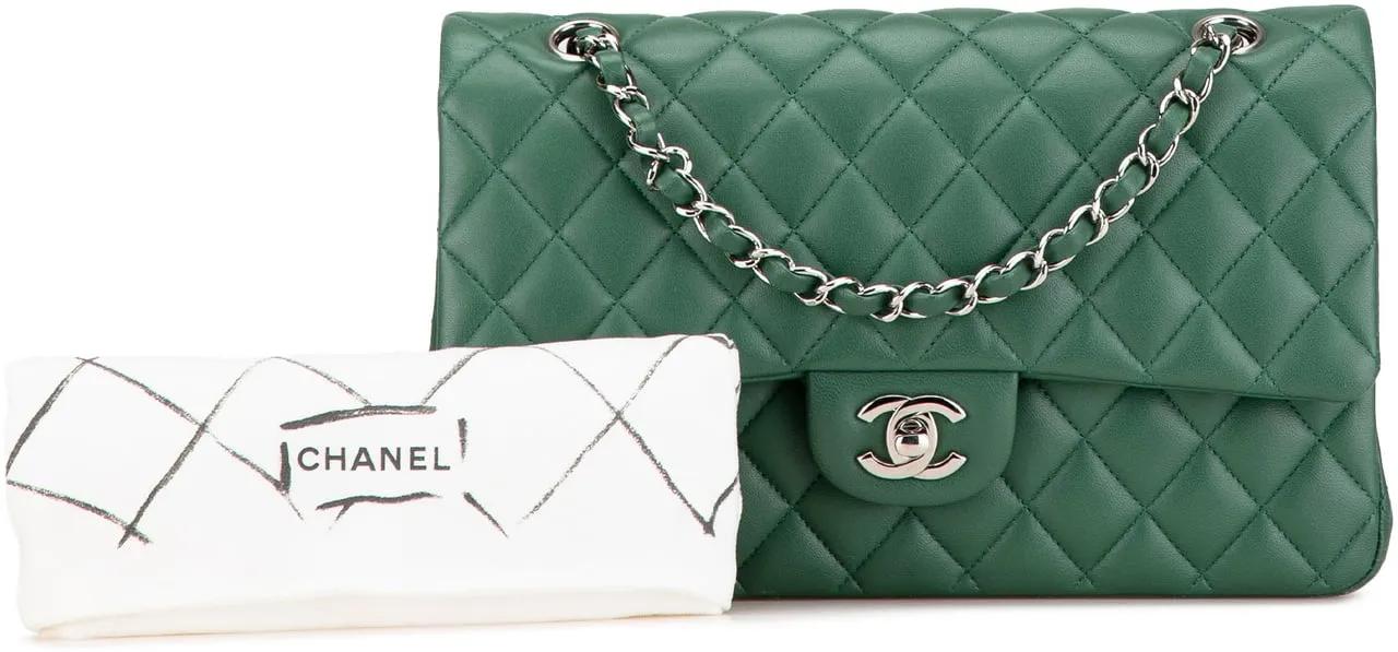 Chanel Hobo bags 2019 Medium Classic Lambskin Double Flap in groen