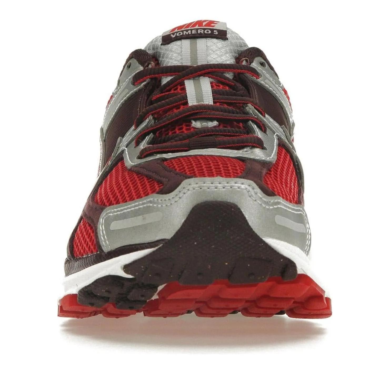 Thumbnail - Nike Low-Top Sneaker - Vomero 5 'mystic Red' Sneakers - Gr. 45 (EU) - in Rot - für Damen