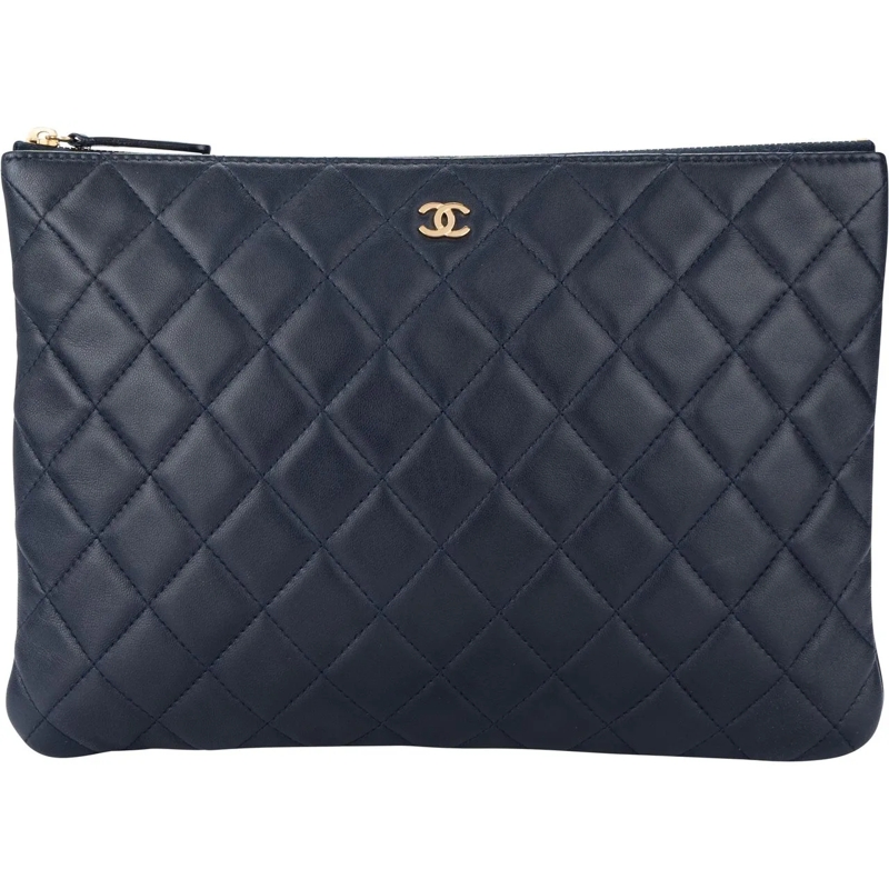 Chanel Schultertasche Chanel Quilted Lambskin CC Clutch blau