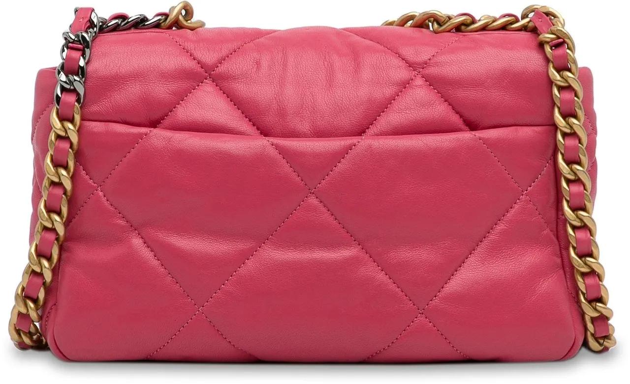 Chanel Hobo bags 2019 Medium Lambskin 19 Flap in poeder roze