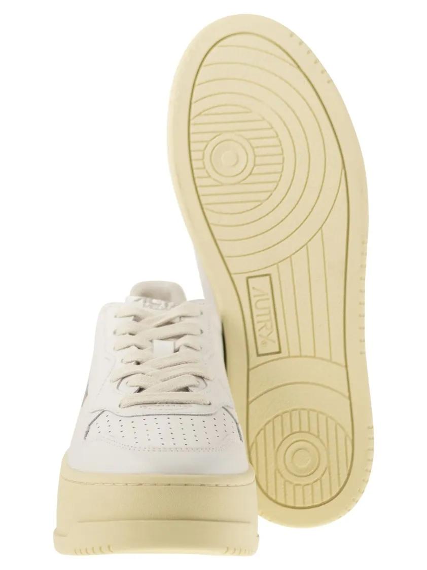 Thumbnail - Autry Low-Top Sneaker - Medalist Platform - Leather Trainers - Gr. 39 (EU) - in Weiß - für Damen