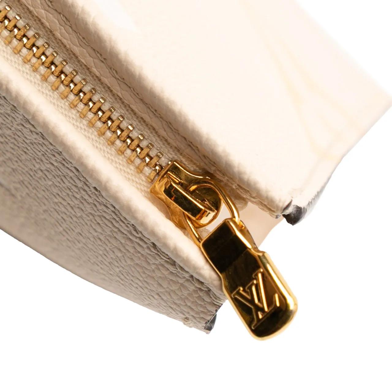 Thumbnail - Louis Vuitton Clutches - Monogram Empreinte Giant By The Pool Toiletry Pouc - Gr. unisize - in Braun - für Damen