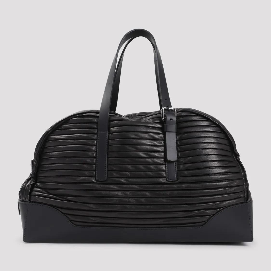 Giorgio Armani Reistassen Duffle Black Lamb Leather Bag in zwart