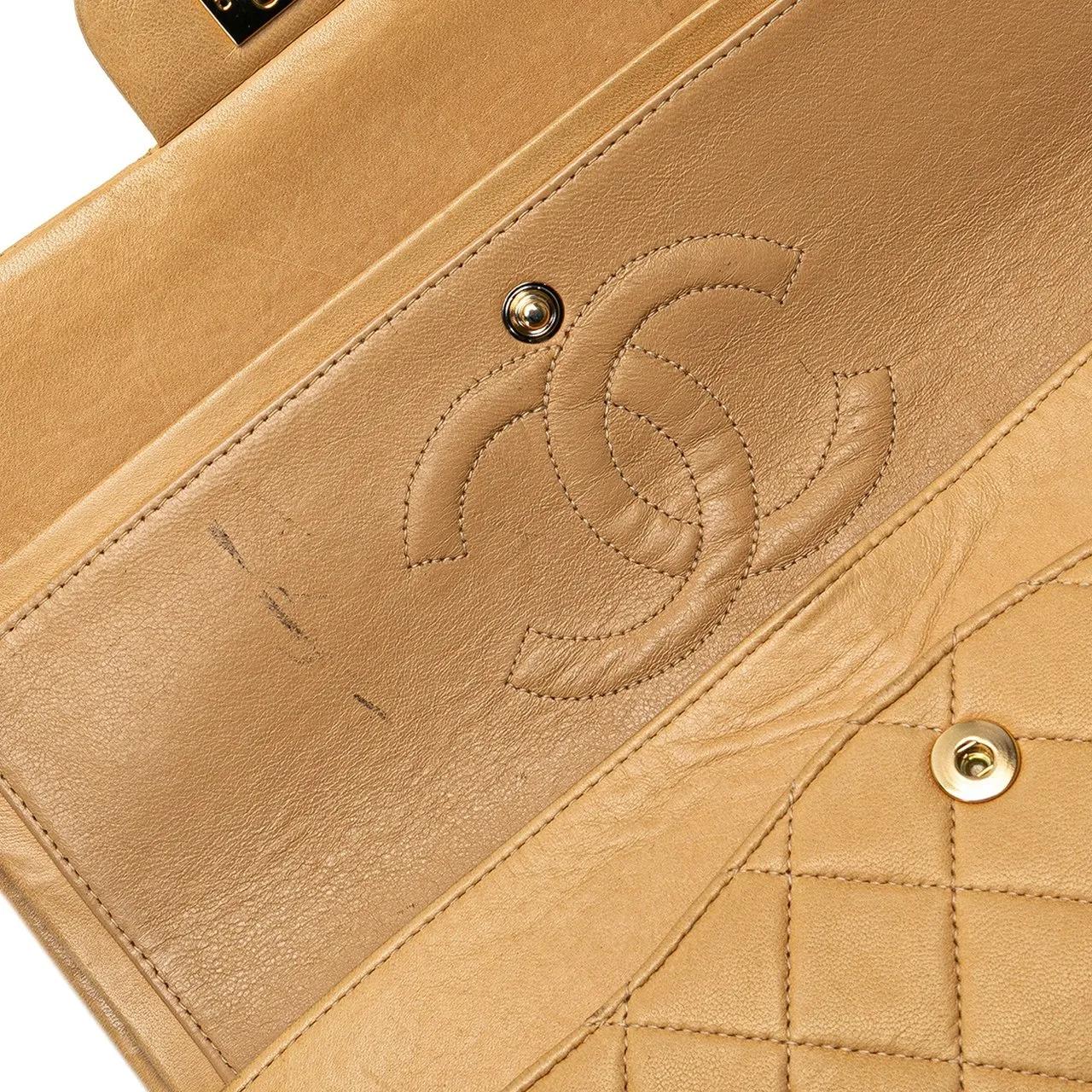 Thumbnail - Chanel Hobo Bags - 2003-2004 Medium Classic Lambskin Double Flap - Gr. unisize - in Braun - für Damen