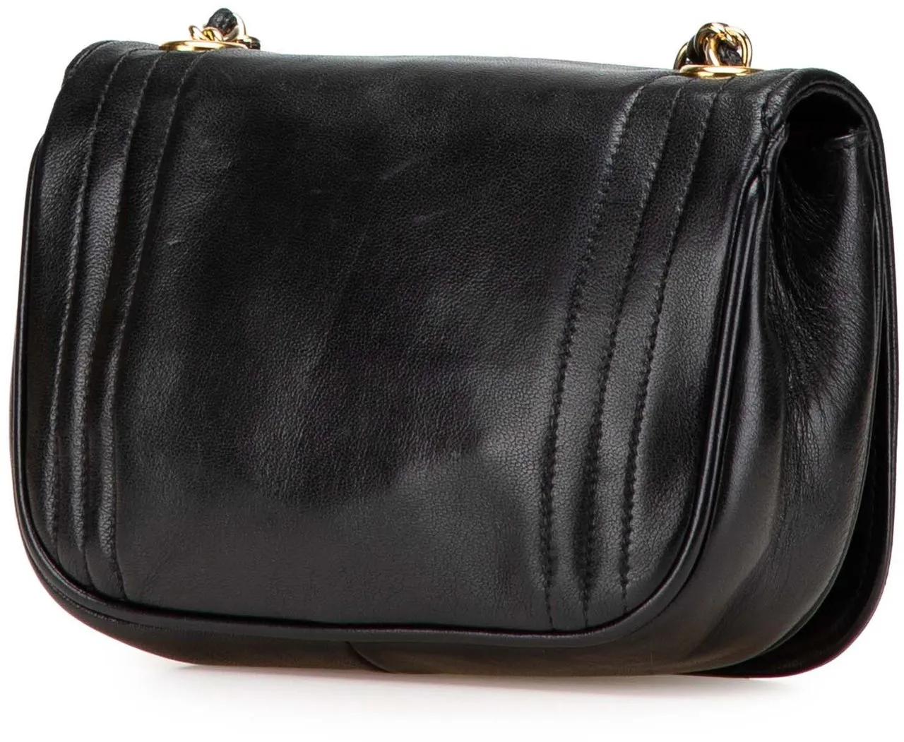 Thumbnail - Chanel Hobo Bags - 1986-1988 CC Stitched Lambskin Flap - Gr. unisize - in Schwarz - für Damen