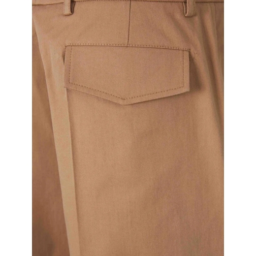 Valentino Garavani Shorts Cotton Bermuda Shorts with Clips beige (Image 4)