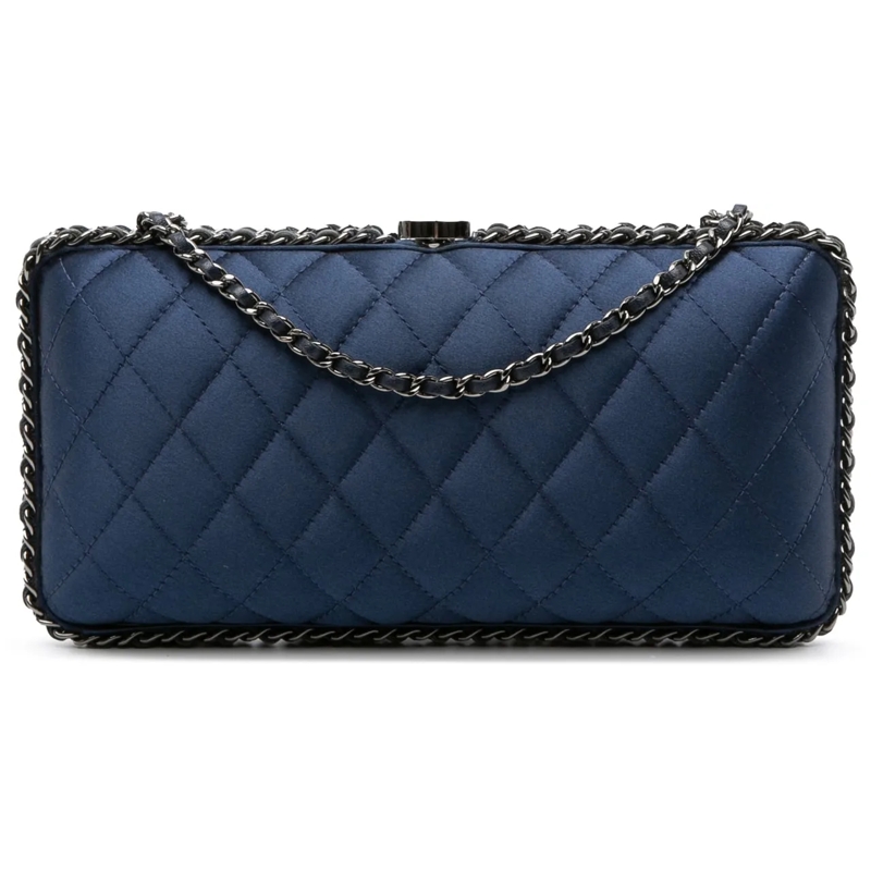 Chanel Schultertasche Quilted Satin Chain Around Clutch blau