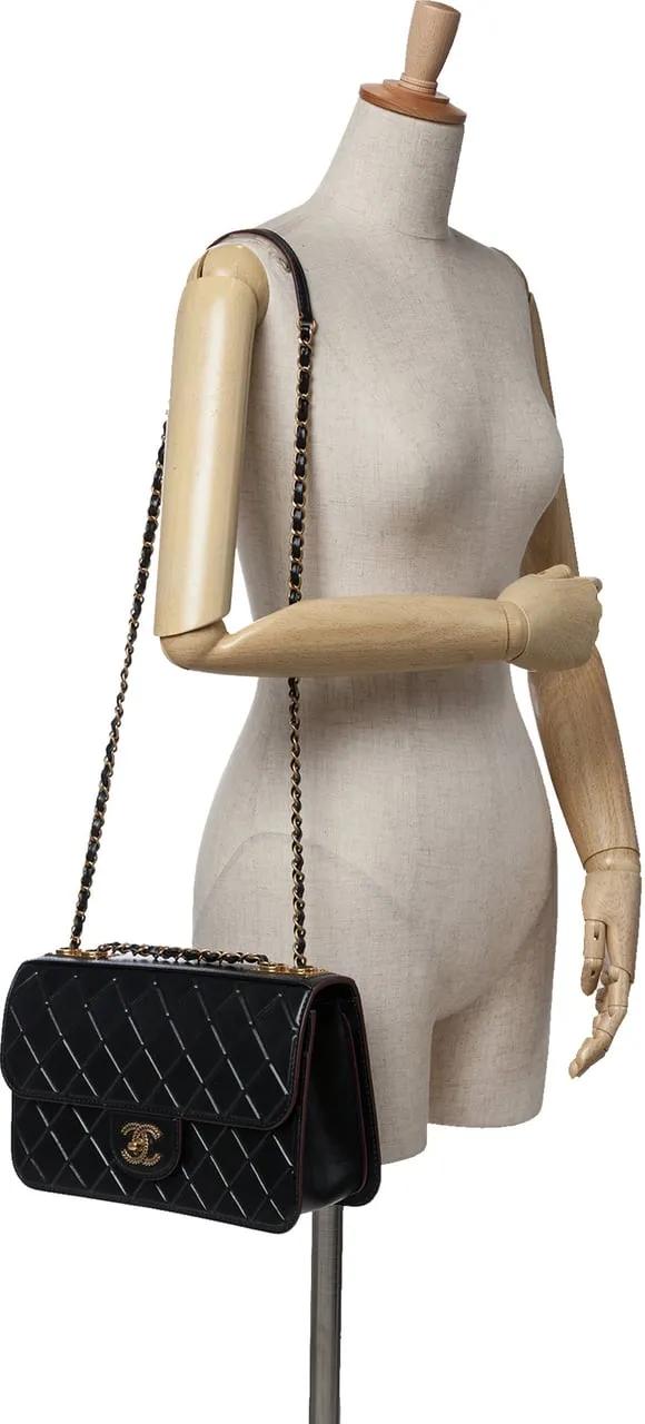 Thumbnail - Chanel Hobo Bags - 2015-2016 Embossed Calfskin Single Flap - Gr. unisize - in Schwarz - für Damen
