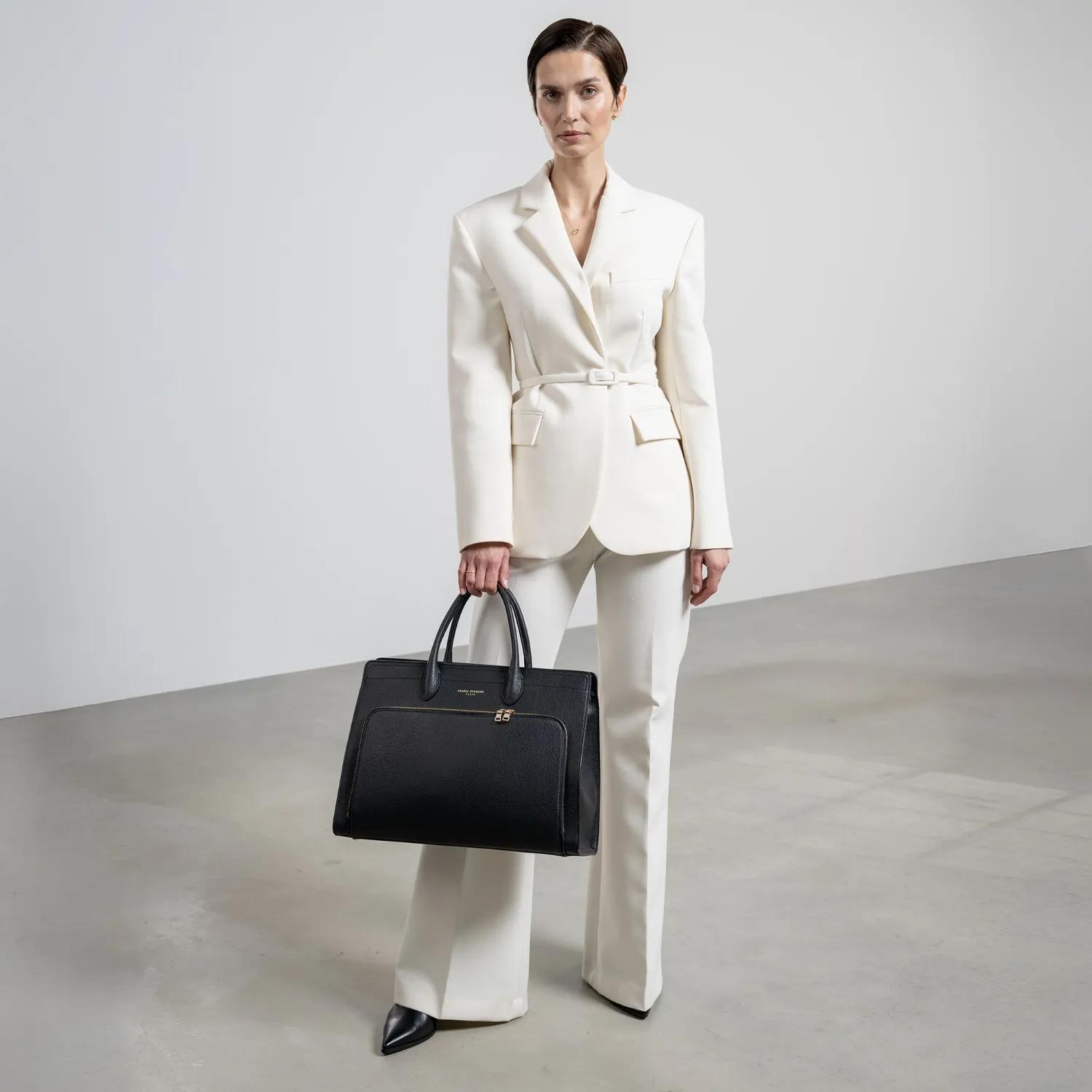 Thumbnail - Isabel Bernard Crossbody Bags - Honoré Nadine Black Calfskin Leather Handbag - Gr. unisize - in Schwarz - für Damen