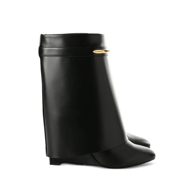 Givenchy Stiefel Pointed Toe Flats With Extended Leather Flap Black