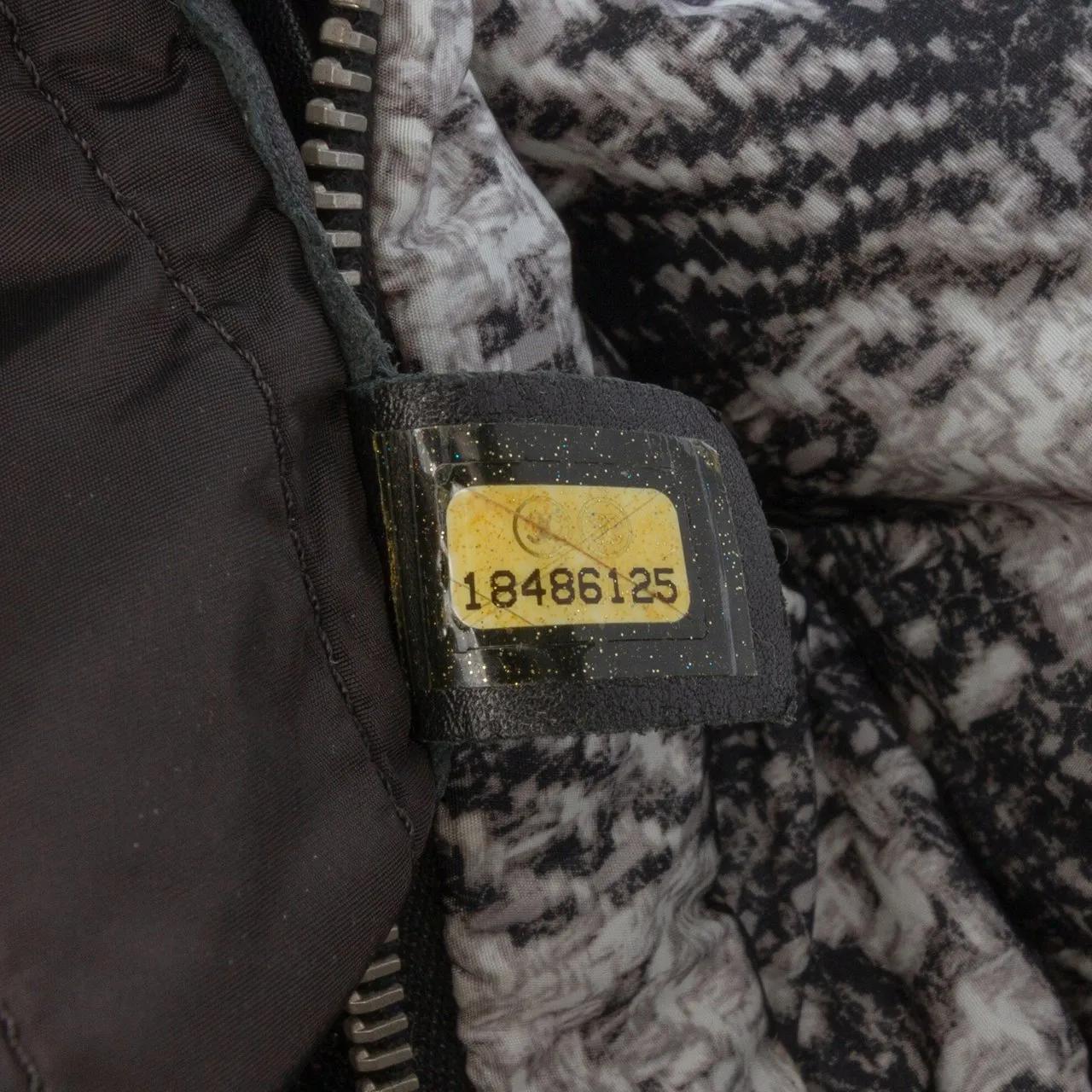 Thumbnail - Chanel Hobo Bags - CC Tweed Print Nylon Single Flap - Gr. unisize - in Grau - für Damen