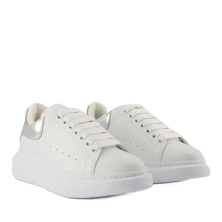 Alexander McQueen Low-Top Sneaker - Oversized Sneakers - Leather - White/Silver - Gr. 39 (EU) - in Weiß - für Damen